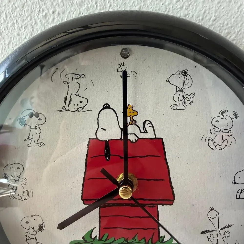 Peanuts Snoopy Woodstock Hourly 